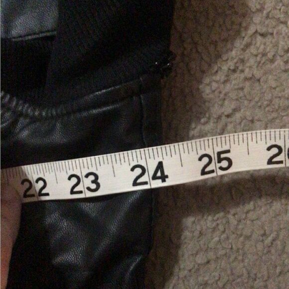 Rocawear black imitation leather jacket string of chains on back and pockets med - Picture 5 of 11